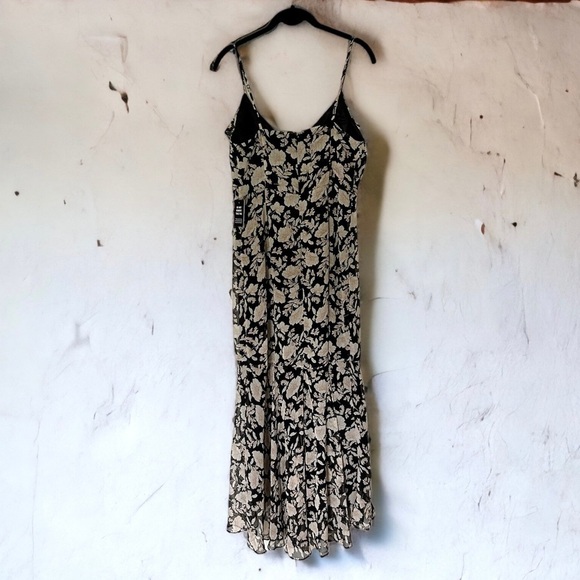 • Express • Floral Ruffle Wrap Front Maxi Dress in Black Print - Picture 9 of 10